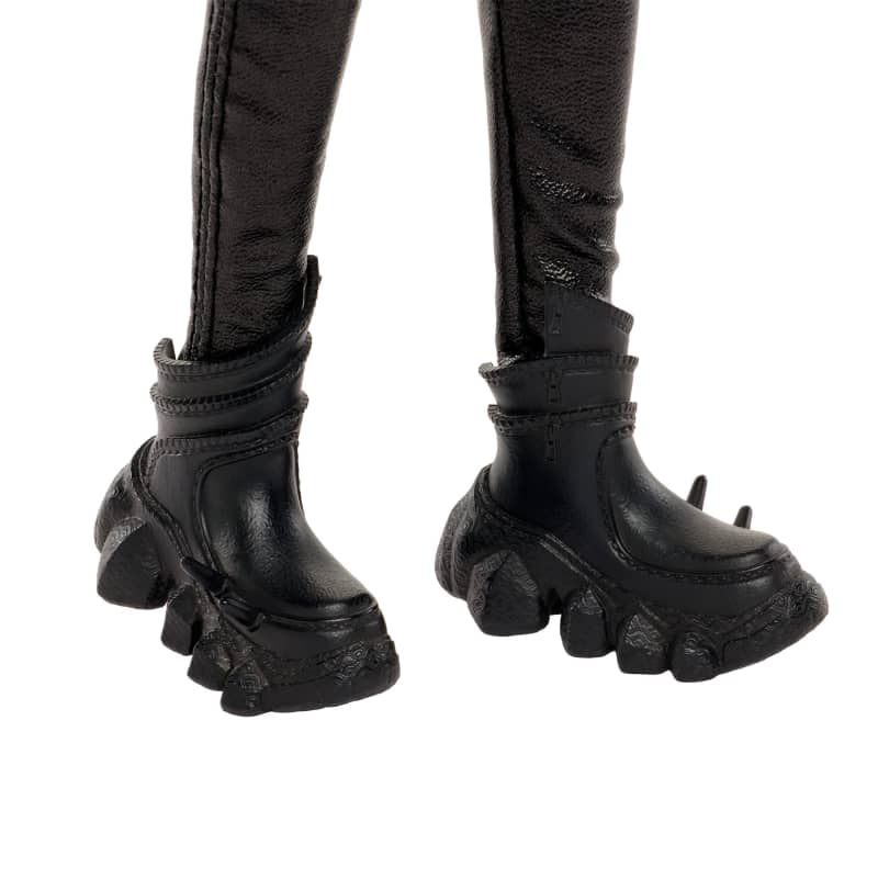 KPop Demon Hunters Deluxe Rumi Fashion Doll
