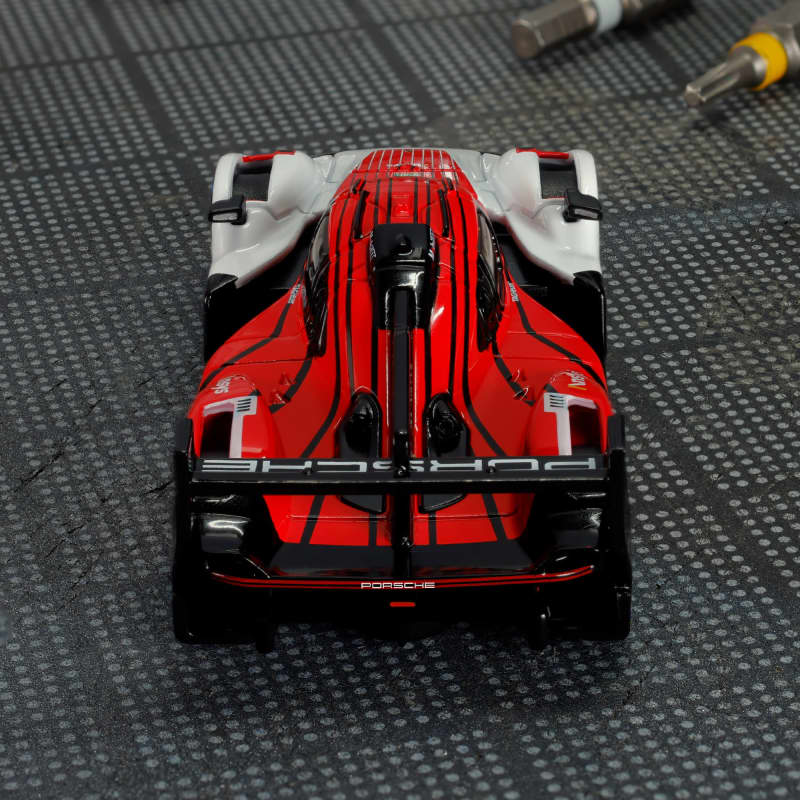 Hot Wheels Elite 64 Porsche 963