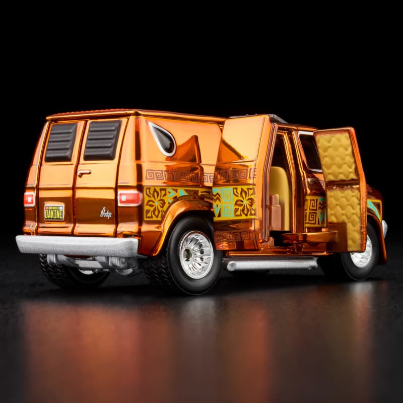 Exklusiver Dodge Tradesman Transporter aus den 70er Jahren von RLC