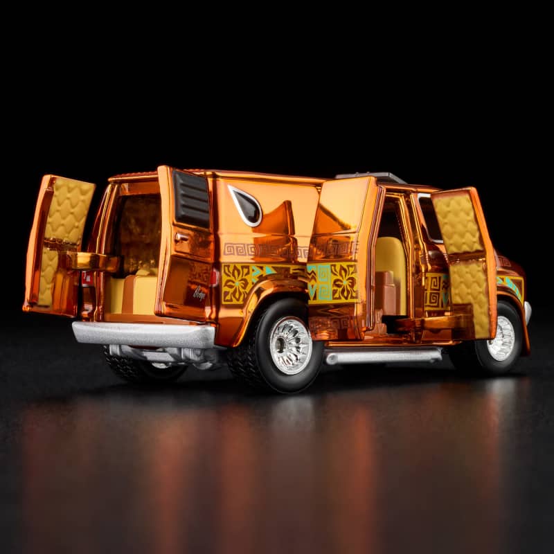 Exklusiver Dodge Tradesman Transporter aus den 70er Jahren von RLC