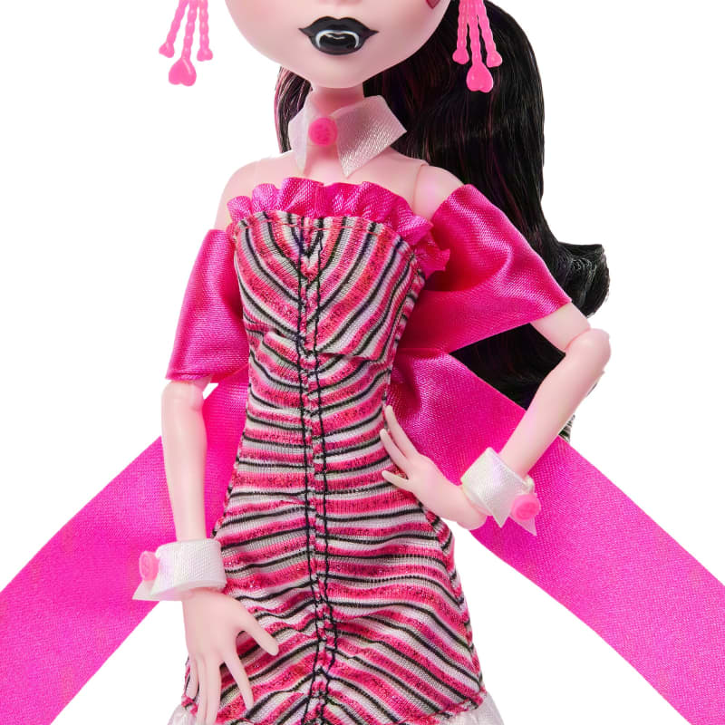 Monster High Dawn of the Dance Draculaura Reproduction Doll
