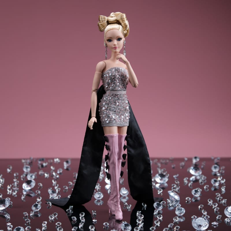 Barbie Atelier Puppe #1 | Mattel Creations