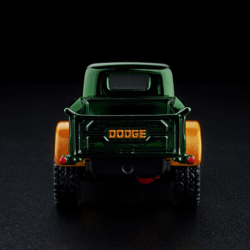 Hot Wheels RLC Exclusive Holiday 1952 Dodge Power-Wagon