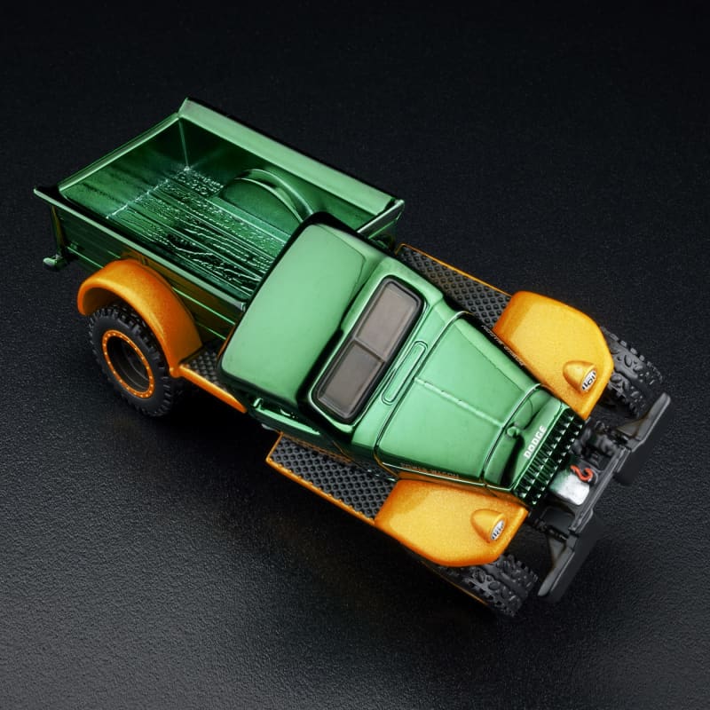 Hot Wheels RLC Exclusive Holiday 1952 Dodge Power-Wagon