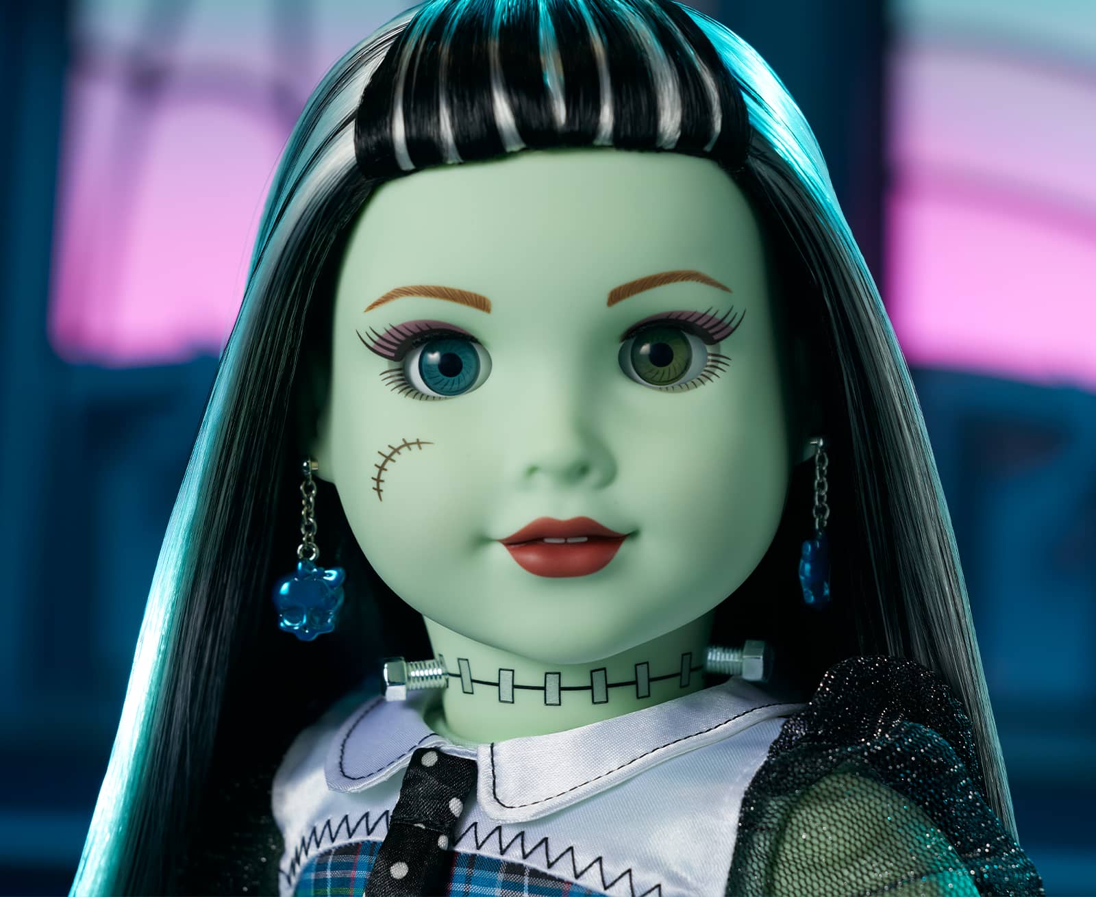 Image of close up Alice doll face