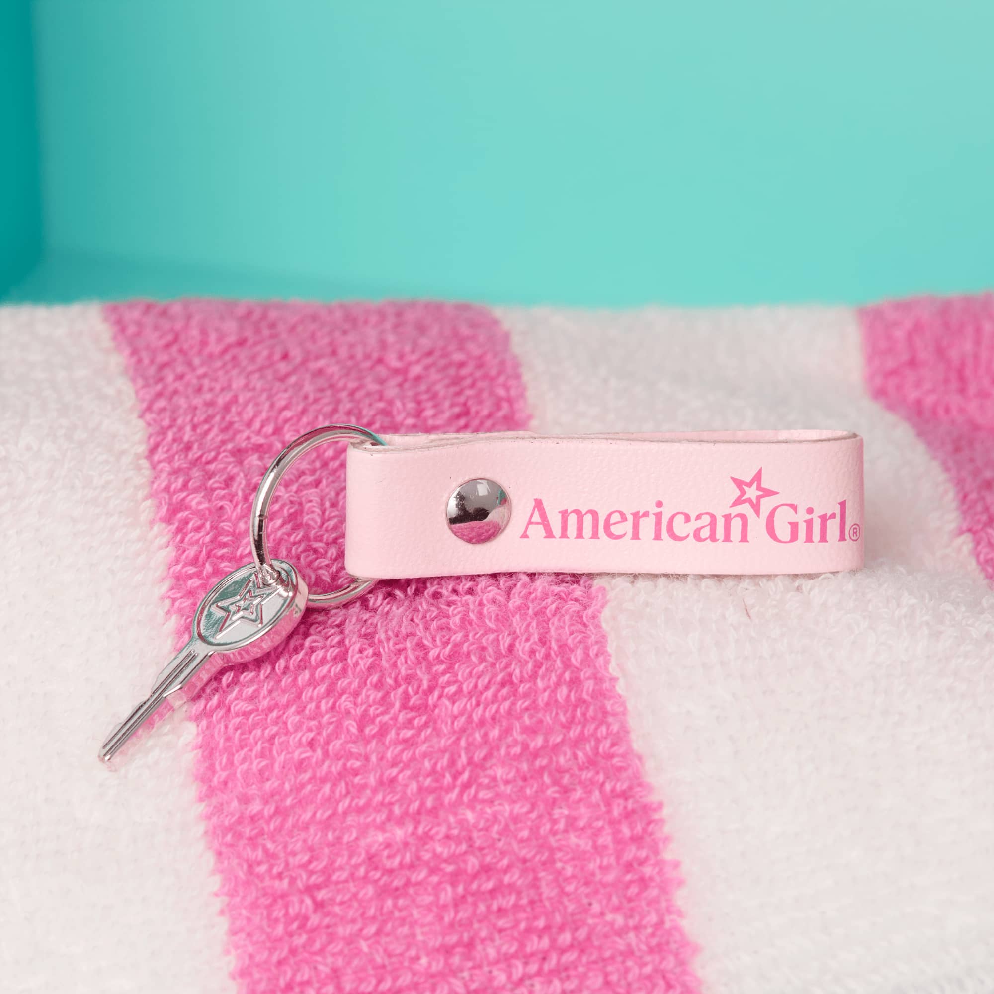 Raquel’s™ Beach Bundle (Girl of the Year™ 2026)