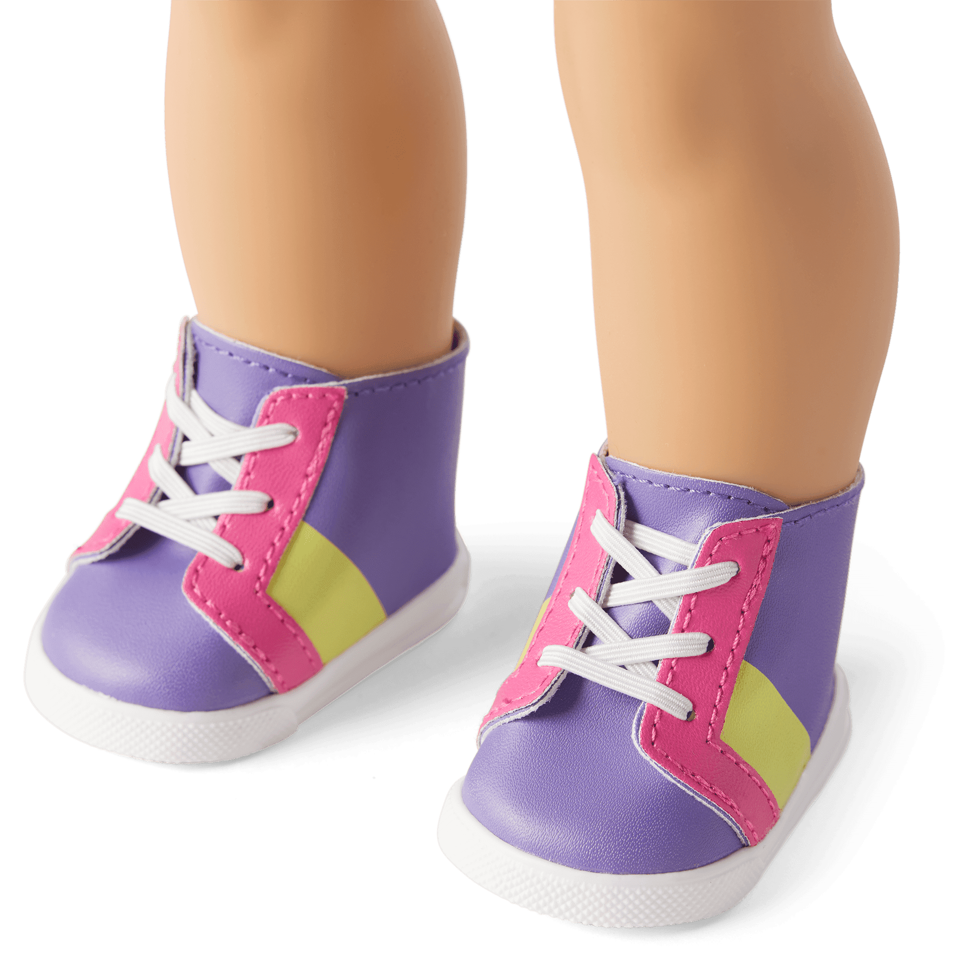 Truly Me™ 18-inch Doll #110 with wavy blonde hair