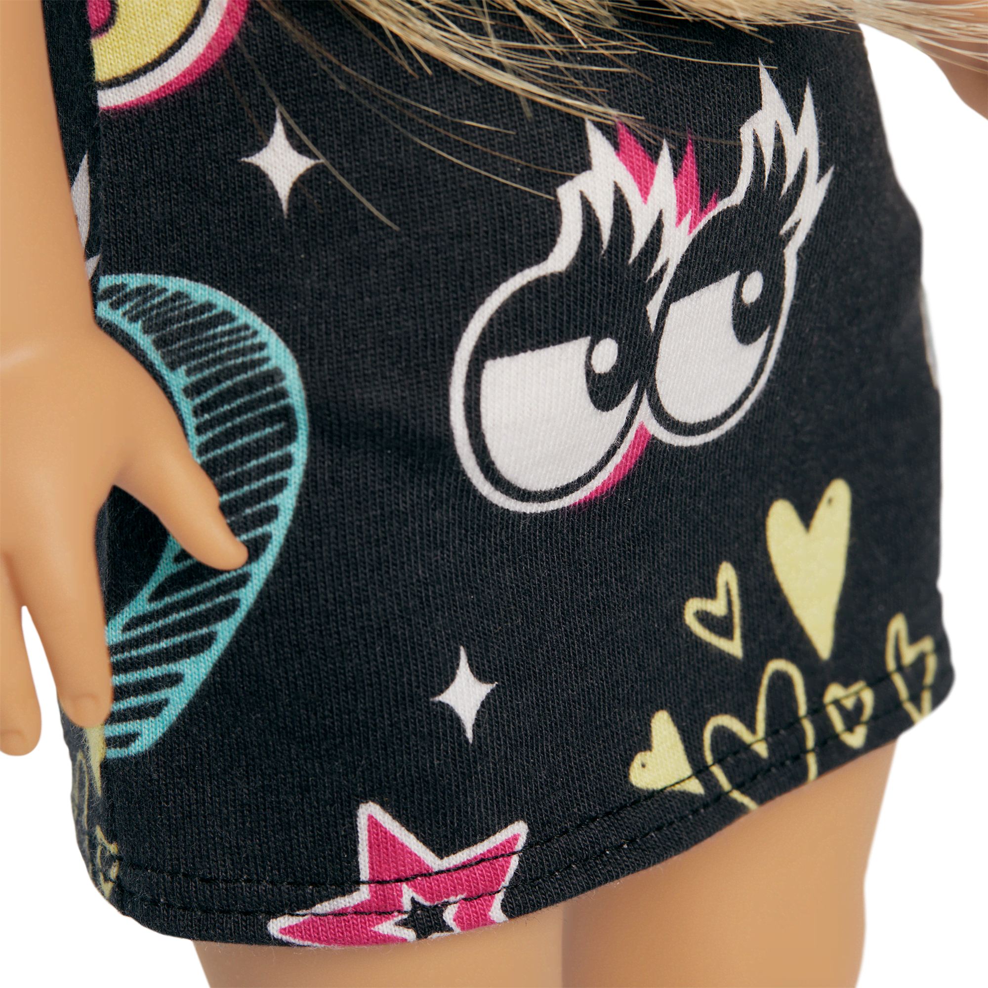 Truly Me™ 18-inch Doll #100 with layered straight blonde hair