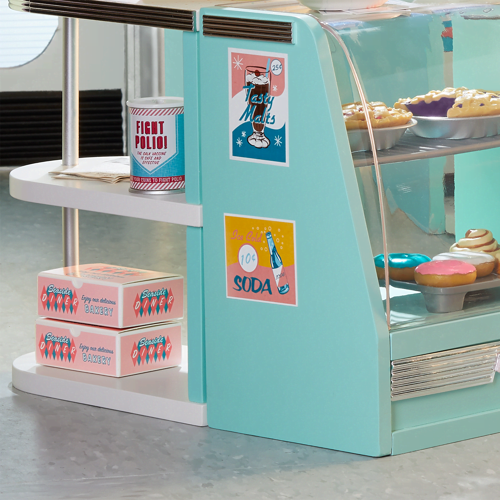 Maryellen’s™ Seaside Diner Bakery Case