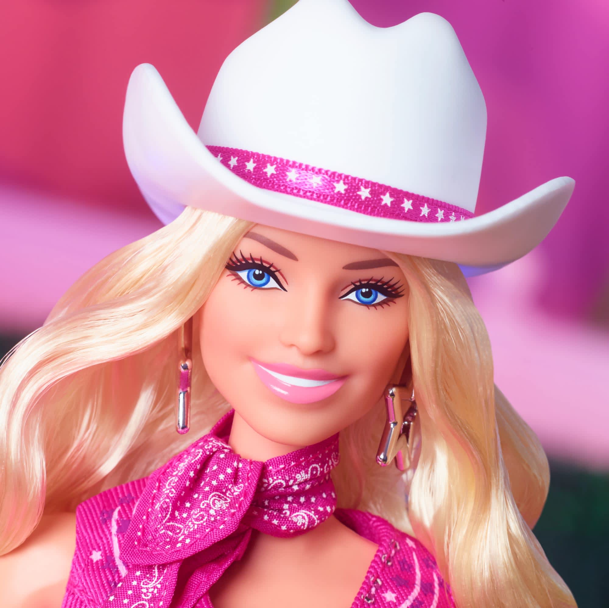 WESTERN BARBIE newest MOVIE DOLL (MARGOT ROBBIE)