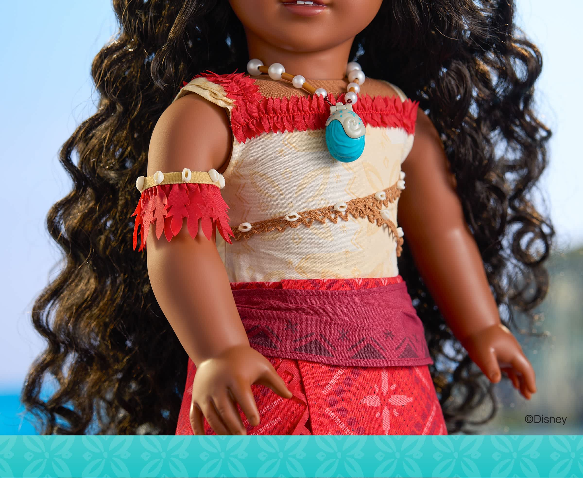 Moana's accessories details
