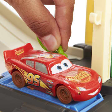 Coches De Friccion Pixar 6777-14 Rayo Mcqueen Y Mater Cars - Promart