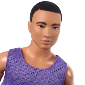 Muñequito de barbie en español clearance