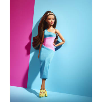 Barbie Made to Move Fashion Doll, Brunette Wearing Removable Sports Top &  Pants, 22 Bendable Joints (Target Exclusive)