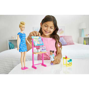 Barbie Art Teacher Doll GJM29 MATTEL