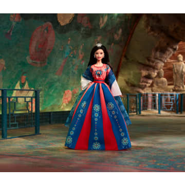 Barbie look gown shop