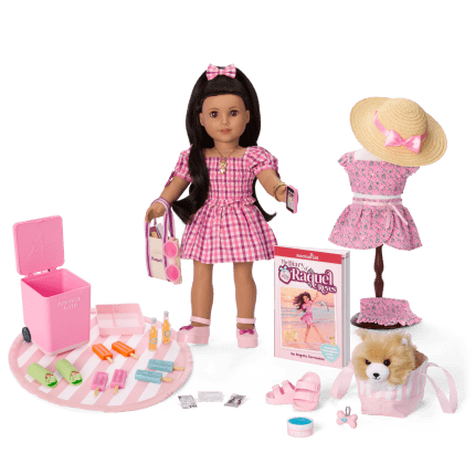 Raquel Reyes™ Gift Set (Girl of the Year™ 2026)