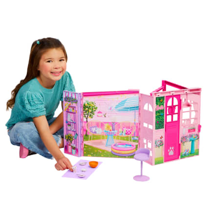 Barbie Weekend Escape House, Dollhouse Playset With 10 Accessories, 4 Play Areas & Kitten - Imagen 1 de 