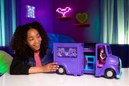 Monster High Draculaura Doll And Fangtastic Rockin’ Food Truck Playset With 13+ Themed Accessories - Image 1 of 1