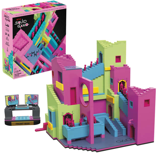 MEGA Squid Game Treppenhaus Bauspielzeug-Sets Mit Actionfigur (1707 Teile) Für Sammler - Image 1 of 6