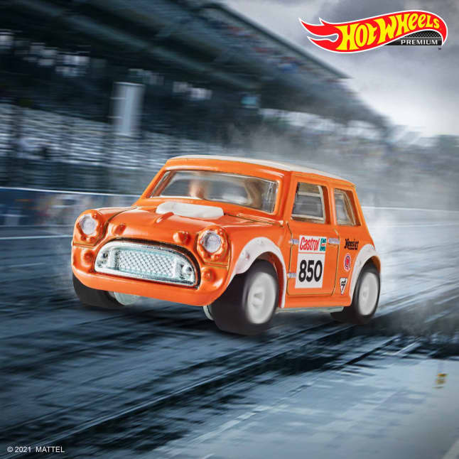 Hot Wheels - Véhicules Circuit Légends (Modèles Aléatoires) - Petite Voiture  - 3 Ans Et + - Imagen 1 de 4