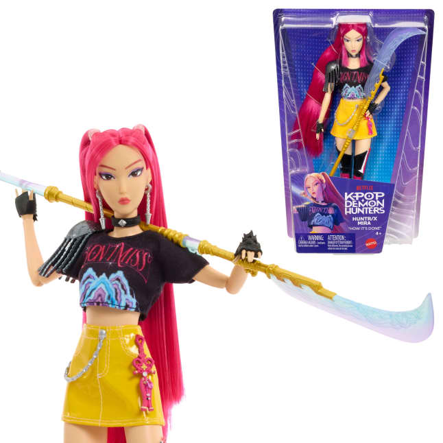 Kpop Demon Hunters Huntr/X Mira Fashion Doll in Removable Look With Themed Movie Accessories - Imagen 1 de 6
