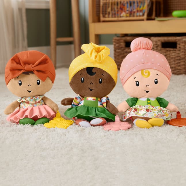 Fisher-Price Cuddle & Chime First Babydoll Infant Sensory Toy, Styles May Vary - Imagem 1 de 4