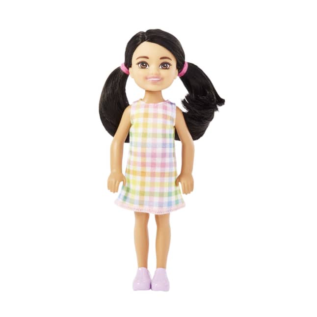 Barbie Chelsea Doll, Small Doll Wearing Removable Plaid Dress With Black Hair & Brown Eyes - Imagen 1 de 6