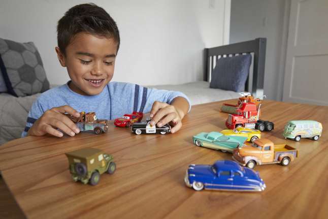 Cars de Disney y Pixar Diecast Vehículo de Juguete Jackson Storm - Image 1 of 4