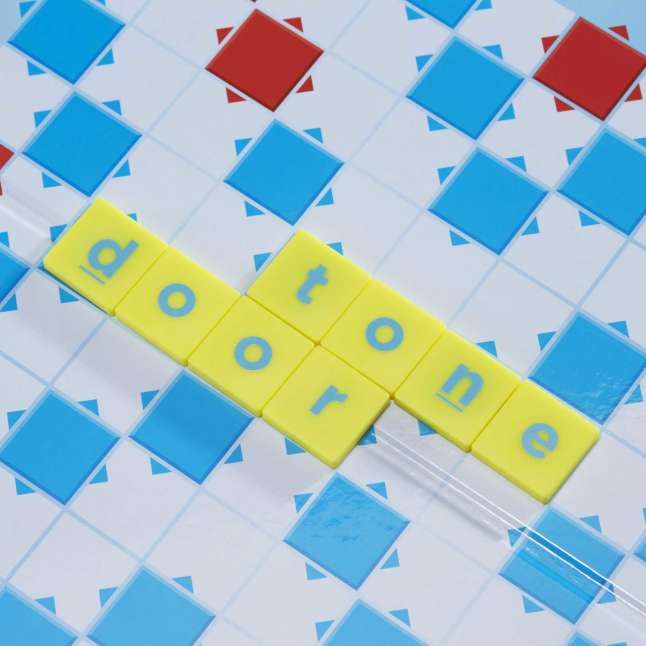 Scrabble Juego de Mesa Junior Disney - Image 1 of 3