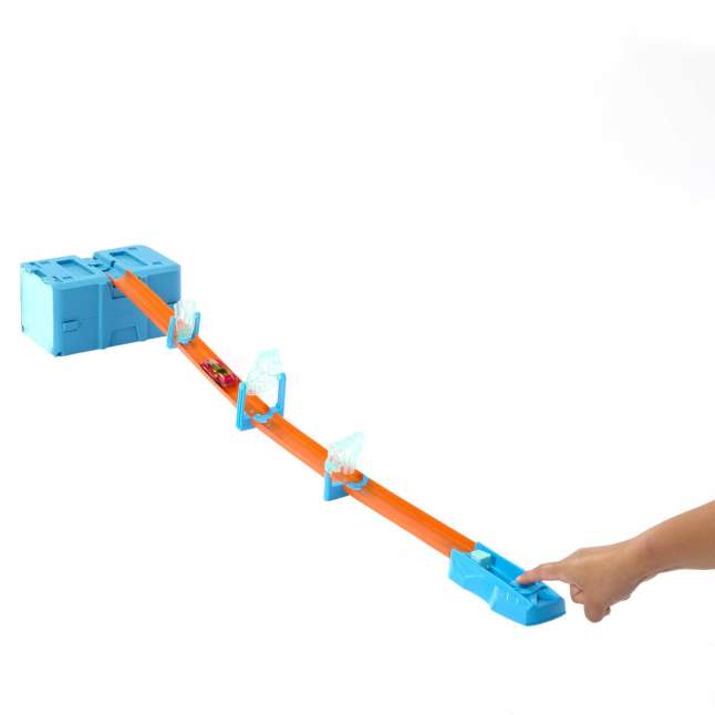 Hot Wheels Track Builder Pista de Juguete Caja Pequeña de Acrobacias Temática de Hielo - Image 1 of 6