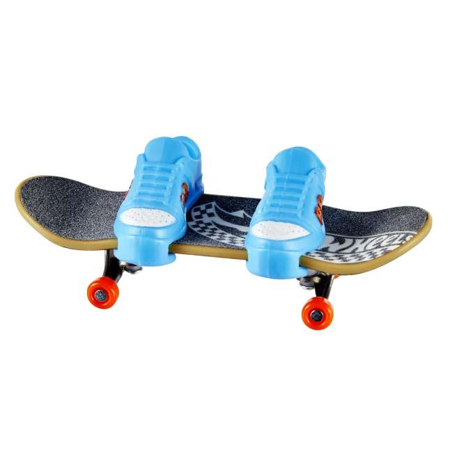 Hot Wheels Skate Vehículo de Juguete Patineta CHALLENGE ACCEPTED™ con Tenis - Image 1 of 4