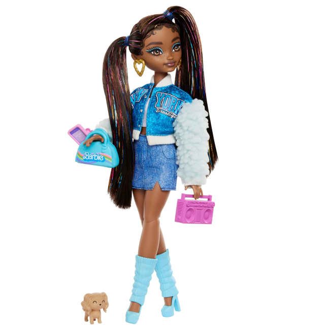 Muñeca De Moda Barbie 'Brooklyn' De Barbie Dream Besties Con 8 Accesorios Temáticos De Vídeo Y Música