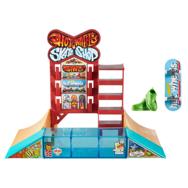 Hot Wheels Skate Skate Shop Playset With Exclusive Fingerboard & Pair Of Skate Shoes