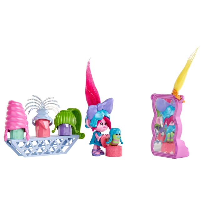 Dreamworks Trolls Band Together Hairageous Wardrobe Queen Poppy Small Doll & Accessories Playset
