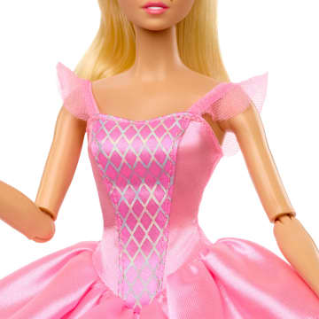 Poupée Barbie Signature Danseuse Etoile Brune avec corps articulé pas cher