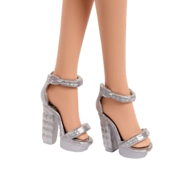 Yakut Kırmızısı Elbisesi Ve Aksesuarları Ile Koleksiyona Uygun Barbie Mattel 80. Yıl Dönümü Bebeği - Imagen 3 de 6