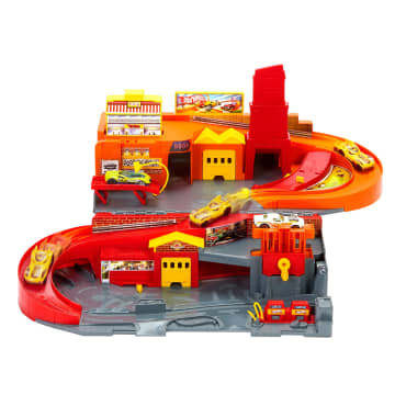 Hot Wheels Rajdowe miasto Przenośny zestaw, 3 metalowe autka w skali 1:64 i tor Szybki klik Zabawka 3+ - Image 4 of 6