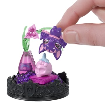 Monster High Breloczek ze zwierzątkiem DIY Zestaw Figurka i akcesoria Zabawka 4+ Mix