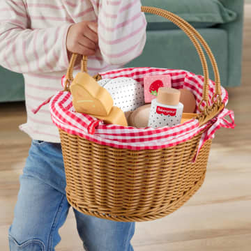 Fisher-Price Ξύλινο Καλάθι Για Πικ Νικ Παιχνίδι Μίμησης Για Παιδιά Προσχολικής Ηλικίας, 31 Ξύλινα Κομμάτια
