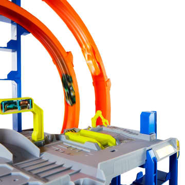 Hot Wheels City MEGA Garage, Playset Con 1 Macchinina Die-Cast E 1 Elicottero Giocattolo in Scala 1:64 - Image 6 of 6