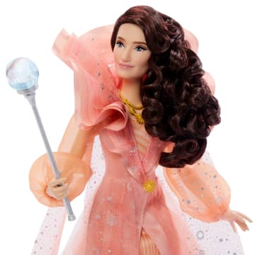 Mattel Universal Wicked Luxe Modepop Elphaba en Accessoires Inclusief Kroon en Scepter, Door de film geïnspireerde look met beweegbaarheid | Mattel