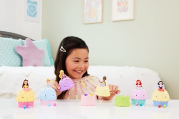 Princesses Disney-Petite Poupée Cupcake Doll Reveal Avec 5 Surprises - Bild 2 von 6