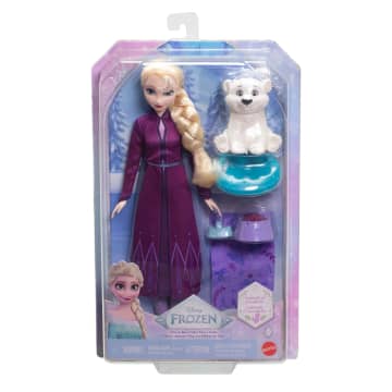 Muñeca De Moda De Elsa Y Figura De Osito Polar De Disney Frozen Con 4 Accesorios De Cuidado - Imagen 6 de 6