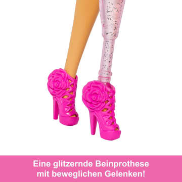 Barbie Deluxe Style-Puppe Nr. 2 Mit Pinkfarbenem Barbiecore-Oberteil Und Passendem Rock, Schwarzen Haaren Und Beinprothese