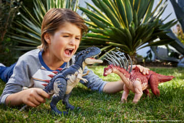 Jurassic World Gigantic Trackers Mapusaurus Dinosaur Action Figure Toy, Large Species