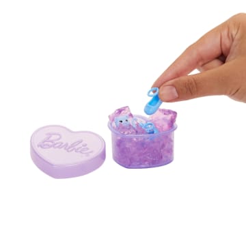 Barbie Party Unboxed Glam Party Chelsea Stylowe przygotowania Lalka i akcesoria Zestaw Zabawka 3+ Mix