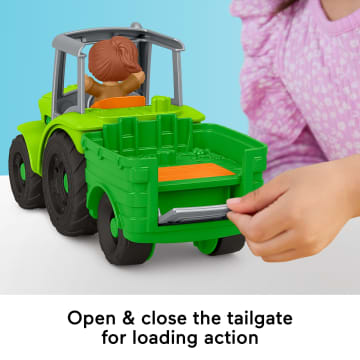 Fisher-Price Little People Push & Play Tractor, Musical Toy Farm Vehicle & 2 Figures For Toddlers - Bild 4 von 6