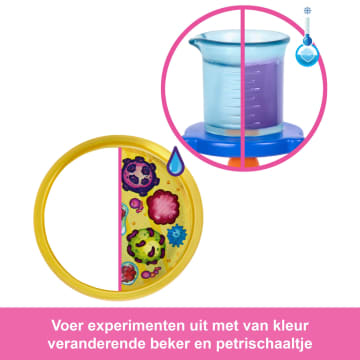 Barbie Wetenschapper, Pop En Accessoires, Met Blonde Modepop, Laboratoriumtafel, En Van Kleur Veranderende Accessoires - Image 5 of 6