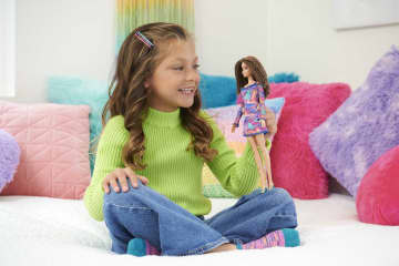 Barbie Fashionistas Puppe Nr. 206 Mit Gekrepptem Haar Und Sommersprossen - Image 2 of 6